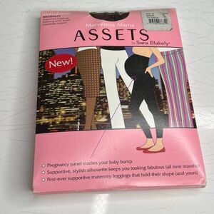 Assets by Sara Blakely Marvelous Mama Maternity Lucky Leggings in size 2 and bro